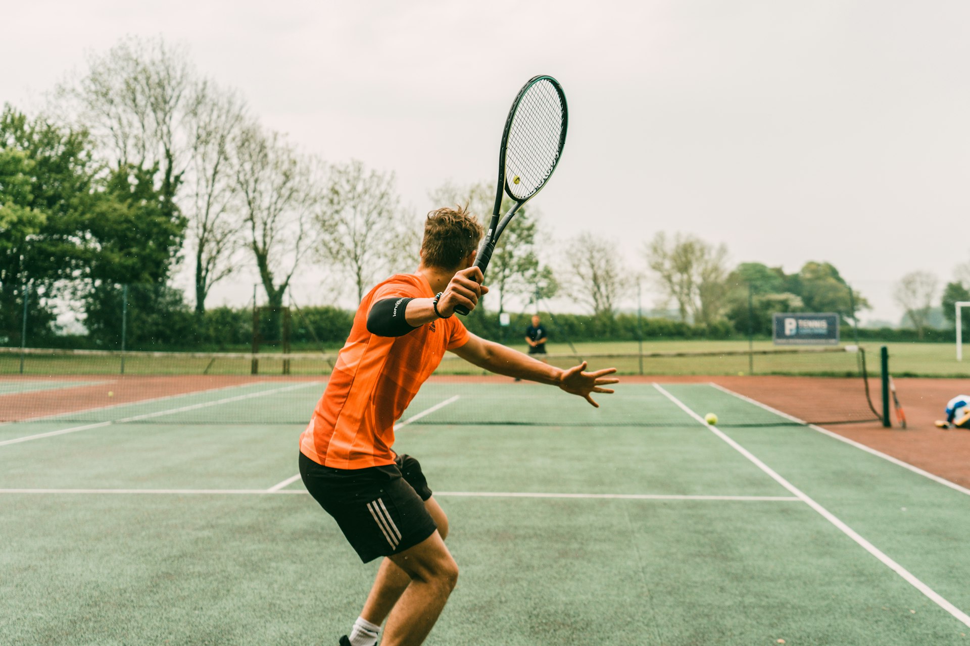 Tennis-style court detail